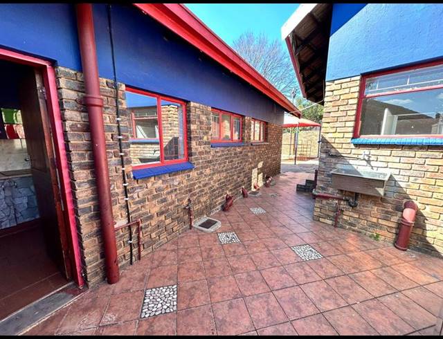 5 BEDROOM HOUSE FOR SALE IN THE REEDS